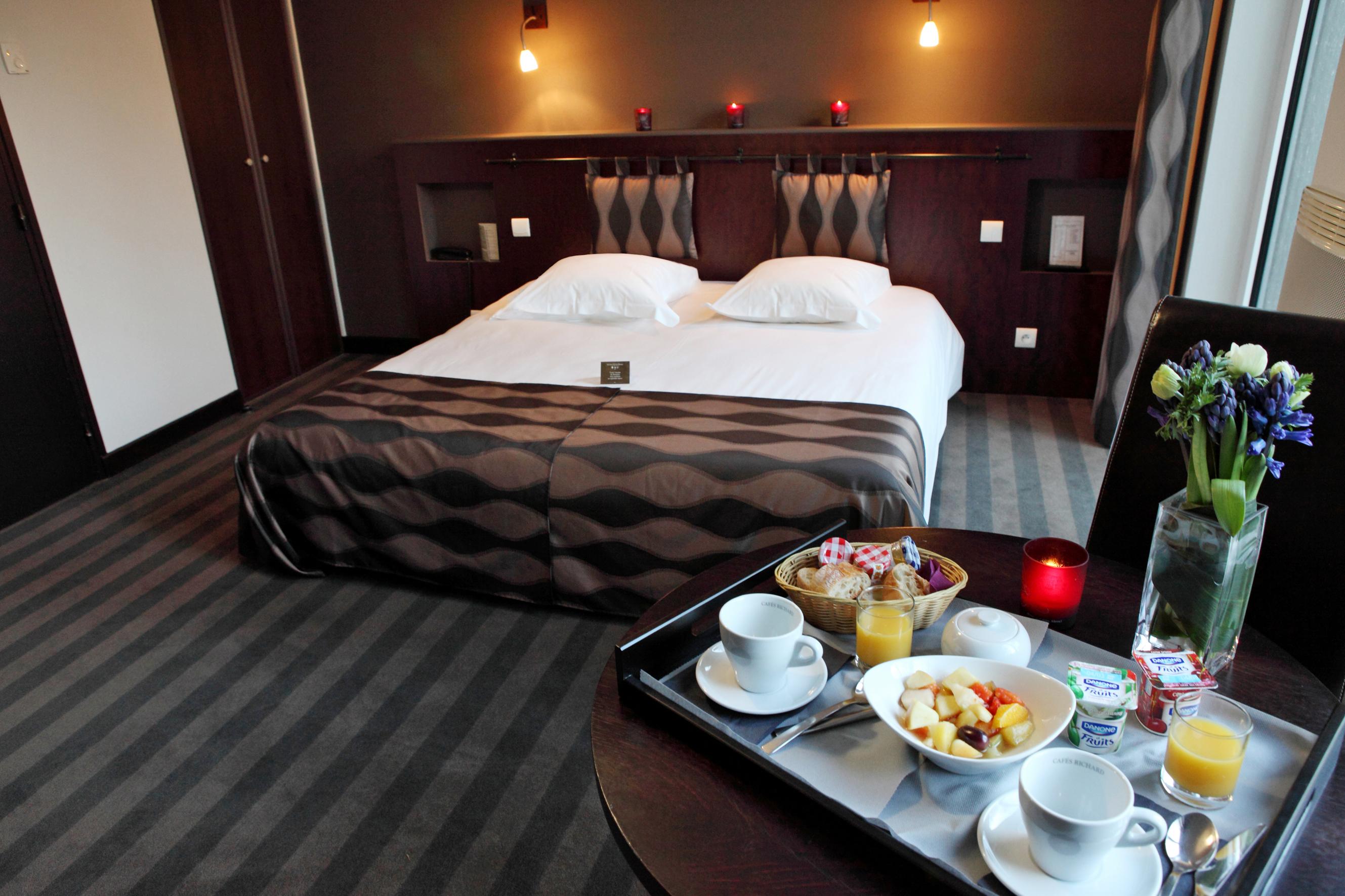 Domaine De Cice-Blossac, Resort Spa & Golf Bruz Zewnętrze zdjęcie